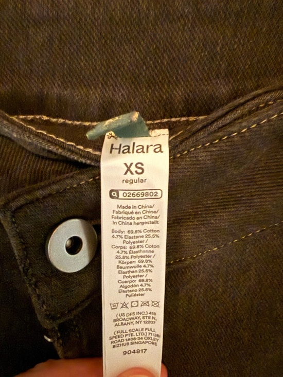 HALARA Black High-Rise Straight Jeans - Picture 3 of 4